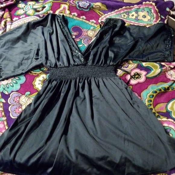 Tops - Hunter green dressy top bin7